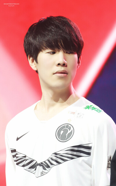 不敌RNG无缘上半区，WE俱乐部赛后发文：“涅槃”